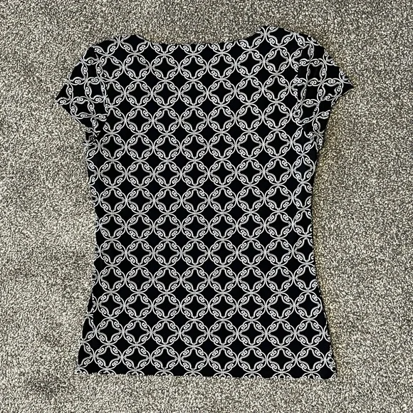 White House Black Market Black & White Cap-Sleeve Top Size S - Picture 3 of 7